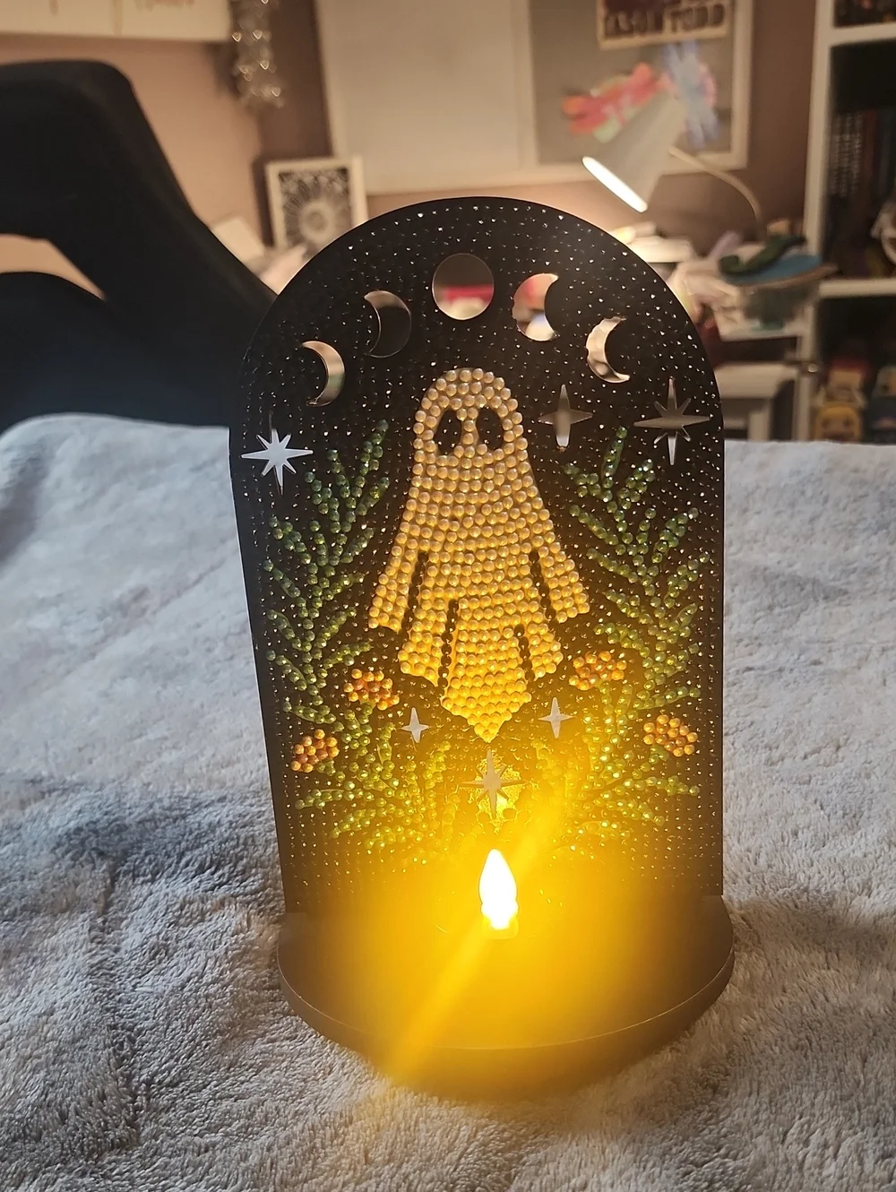 Diamond Painting - Ghost Light Decor (Completed & Sealed)